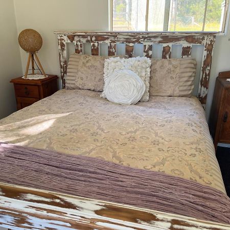 Amber Cottage Bonville Екстериор снимка